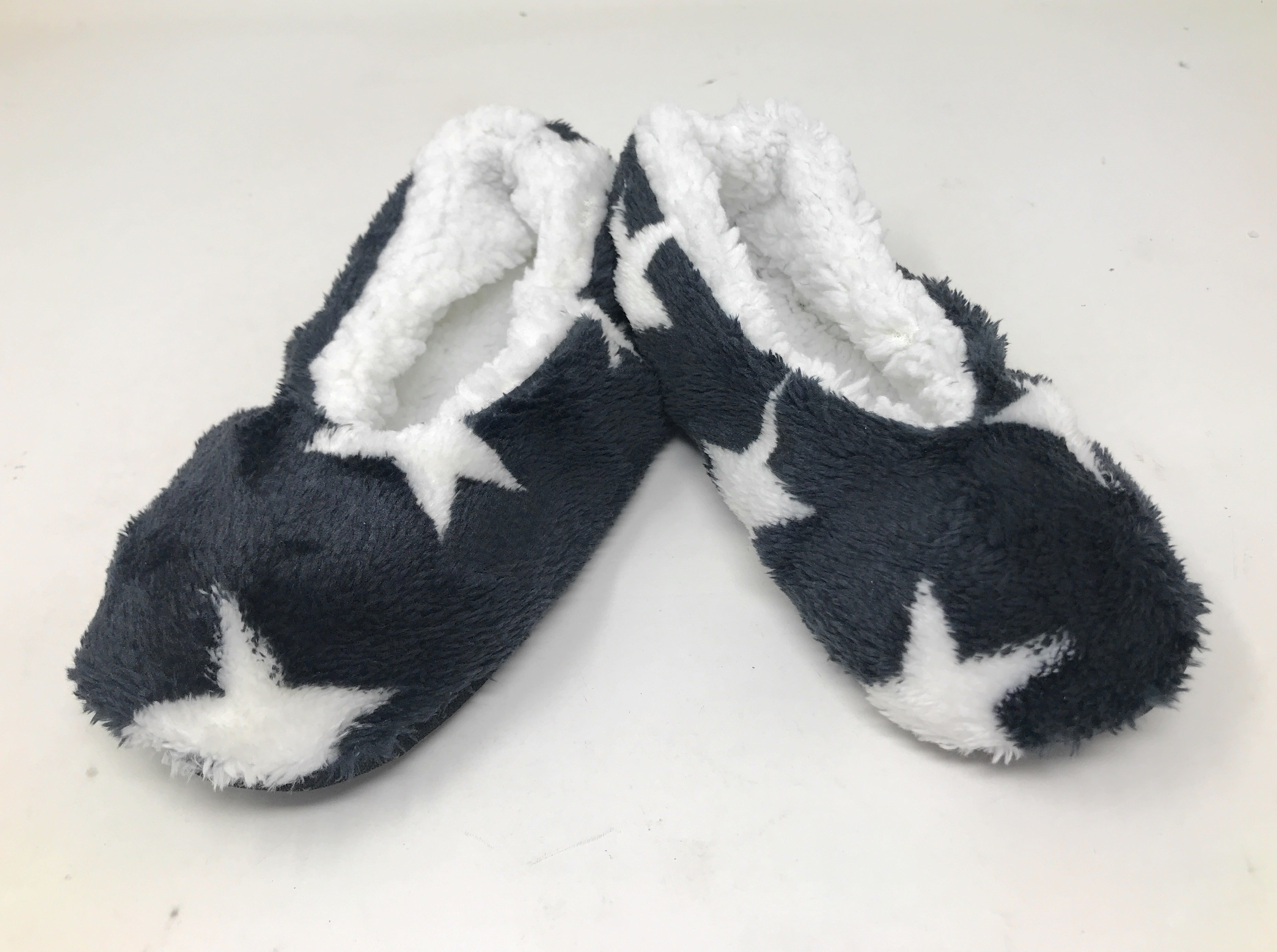 Women's Plush Fleece Lined Cozy Sherpa Gripper Slippers - Stars: Black & White
