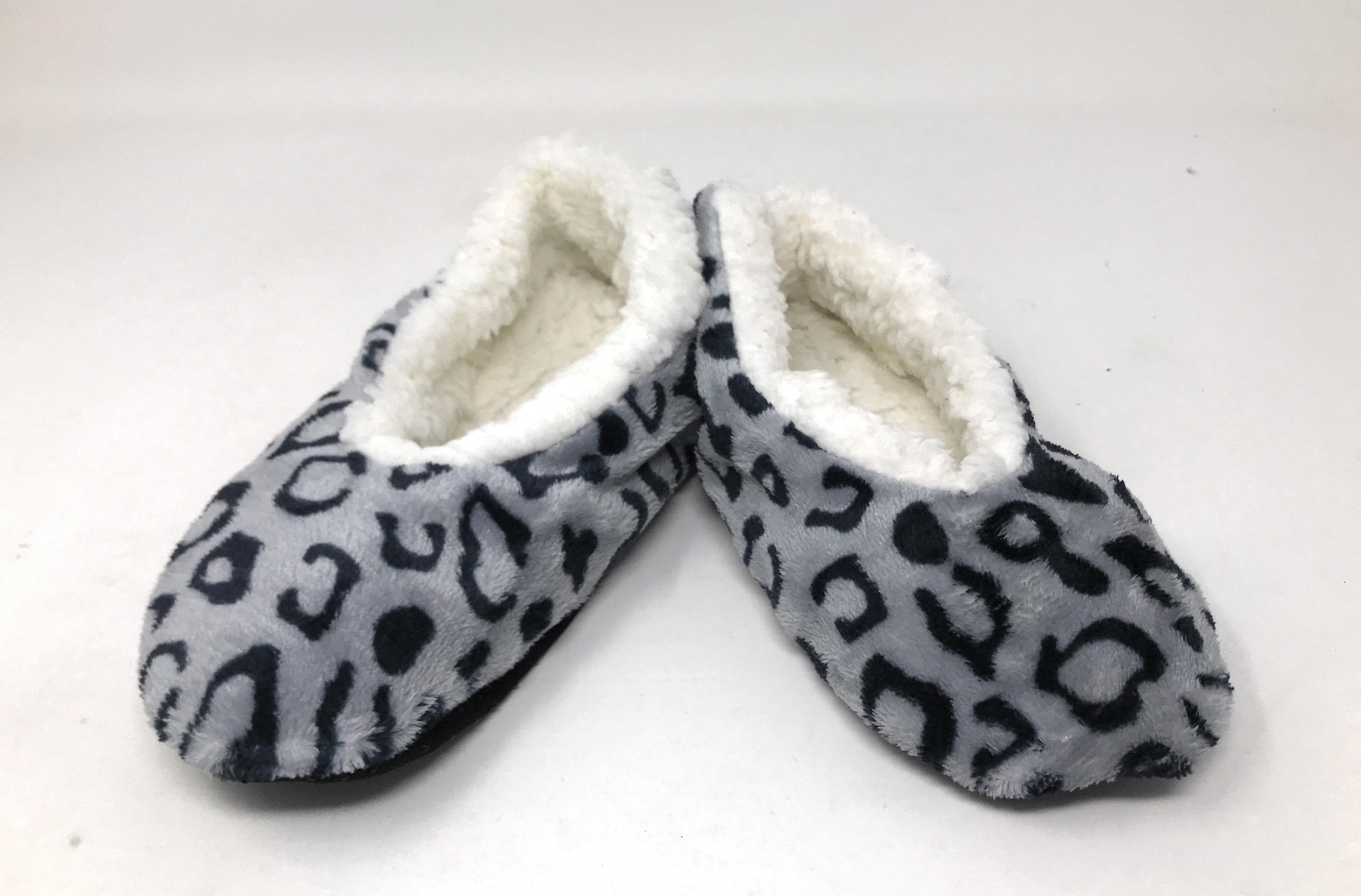 Women's Plush Fleece Lined Cozy Sherpa Gripper Slippers in Leopard Animal Print: Gray